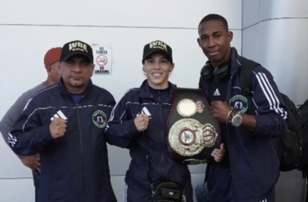 Panamanian world boxing champion arrives in Nicaragua for title defense
